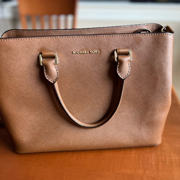 Michael Kors Savannah Leather Tote - Picture 5 of 11